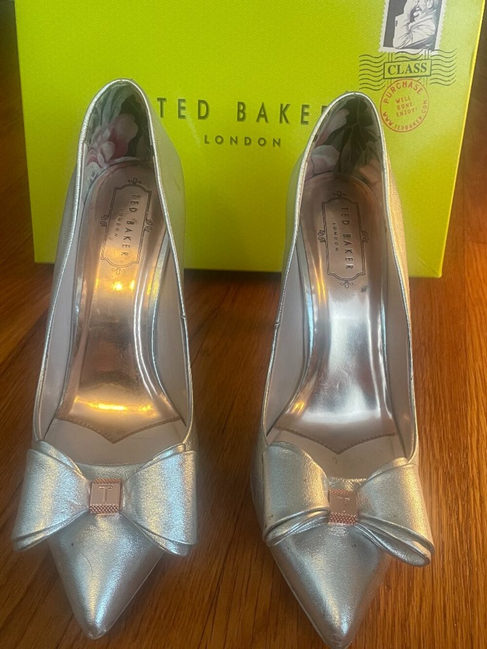 Ted Baker Azeline Bow Pump in Silver